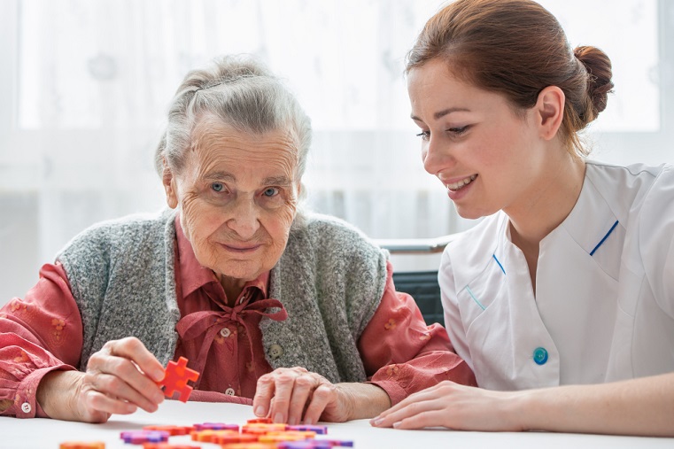 a-closer-look-at-the-benefits-of-home-care-for-dementia